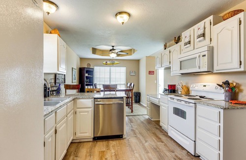 Grove House | Group Friendly! Waterfront Grand Lake Home w/Dock