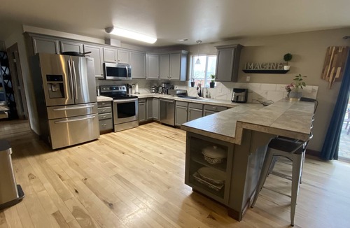 Redmond House | Group Fun - 7 Separated Sleeping Areas!