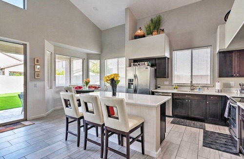 Rovey Farm Estates House | Group Fun in Glendale! Getaway w/Private Pool