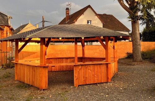 Vivoin Bed & Breakfast | Group gîte, jacuzzi-sauna-heated pool 43prs