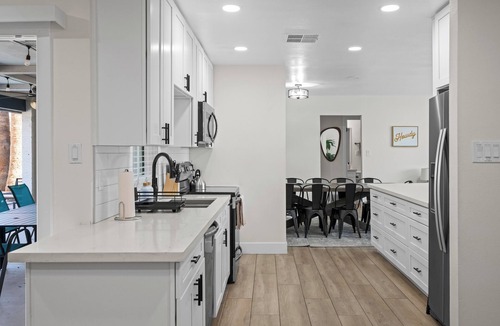 Tempe House | Group Getaway 5BR Heated Pool + Arcade