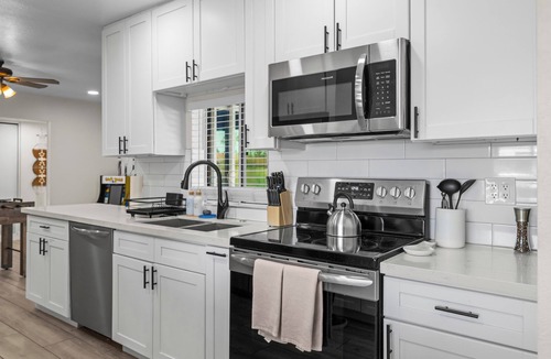 Tempe House | Group Getaway 5BR Heated Pool + Arcade