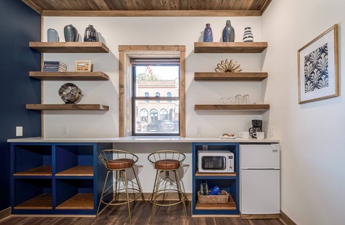 Prescott Hotel | Group Getaway | Downtown | Riverfront Stay