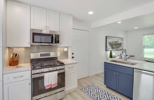 Fayetteville House | Group Getaway: Lakefront Retreat in Fayetteville!