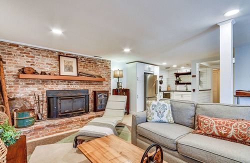 Lynn House | Group Getaway! Lake House w/Private Dock & Patio