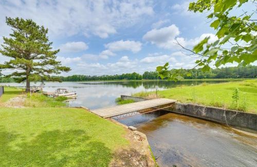 Fayetteville House | Group Getaway: Lakefront Retreat in Fayetteville!
