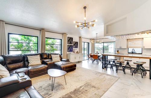 Charlotte County House | Group Getaway: Luxe Lakeside Gem in Port Charlotte