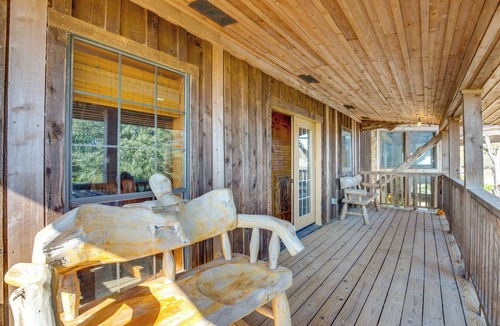Quinlan House | Group Getaway! Multi-Level Lodge on Lake Tawakoni