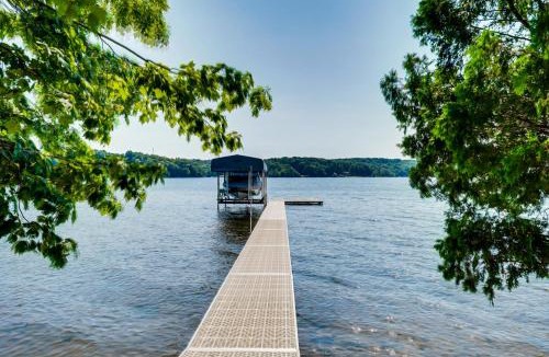 Free Soil House | Group Getaway on Hamlin Lake Fire Pit and Dock!