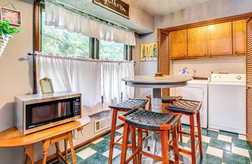 Stone Mountain House | Group Getaway: Spacious Home in Stone Mountain!