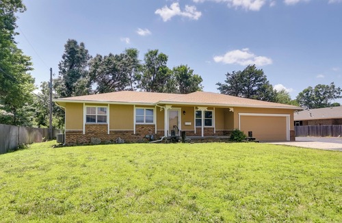 Wichita House | Group Getaway w/Private Yard in Wichita!