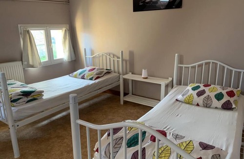 Villeneuve-sur-Bellot House | Group gite in a bucolic family setting 1H15 from Paris.
