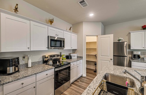 Princeton House | Group Haven in Princeton! WFH Ready & Ample Space