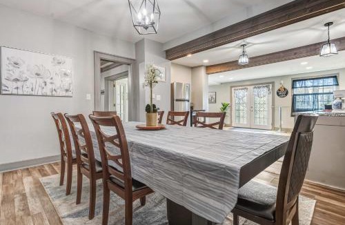 Downtown Niagara Falls House | Group HQ, 9BR Near Falls, Casino & Attractions
