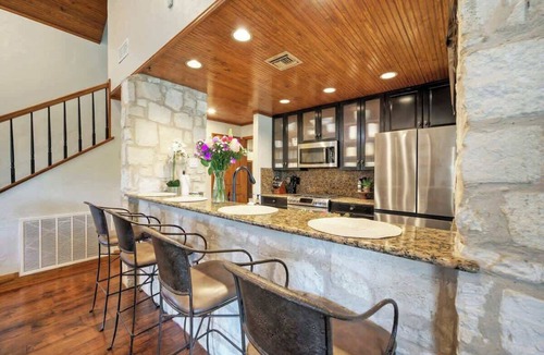Seguin House | Group-Ready | Waterfront | Outdoor Kitchen & Views