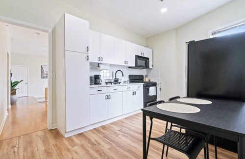 North Bergen Apartment | Group Retreat for 10 - 15Min to NYC, FIFA, Mall, FREE Parking