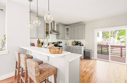 Downtown House | Group Retreat Outdoor Dining Full Kitchen Walk DT