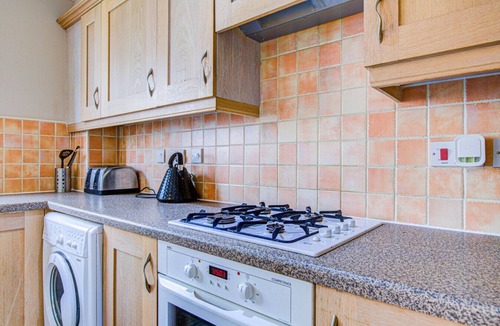 Ipswich House | Group Retreat: Perfect Home with FREE Parking