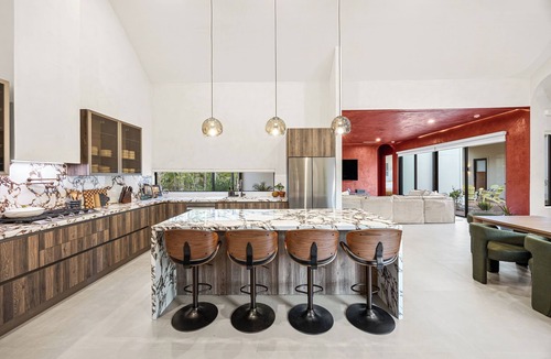 Conroe House | Group Retreat with Saltwater Pool + WiFi + Bungalow