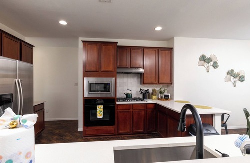 Frisco House | Group Stay for World Cup – Pool & Outdoor Fun