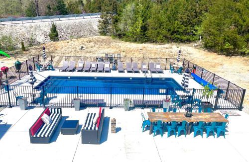 Pacific Hotel | Group suite near Six Flags with onsite activities