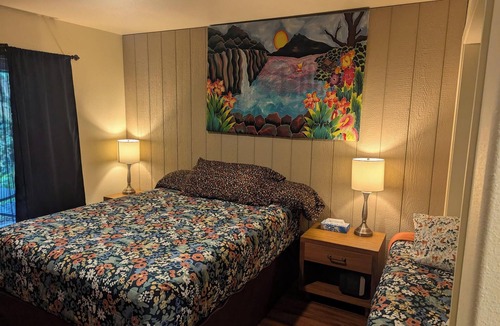 Volcano Villa | Group Wing Left- 3 rooms with Wifi and shared Spa