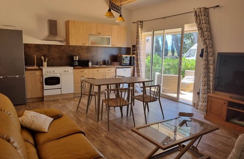 Lezignan-Corbieres House | Groupe 12 Personnes sur 3 Gîtes