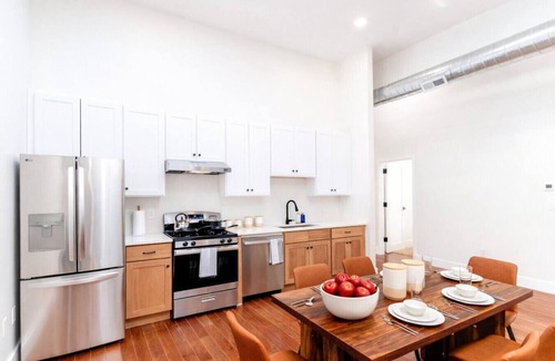 Dwight House | Groups | Walk to Yale | Updated & Open | Parking