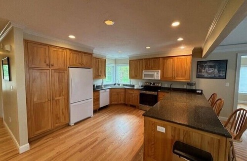 Meredith House | Grouse Point Getaway