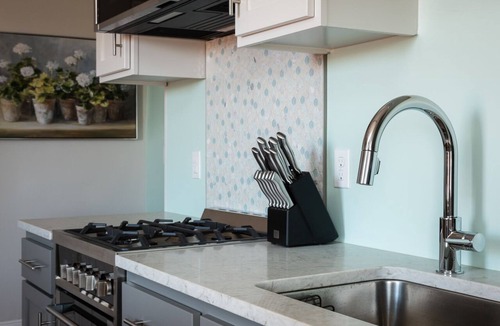 Belmont Apartment | Grove Apartment | Luxury Two Bedroom Near Downtown