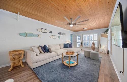 Cherry Grove Beach House | Grove Cove - 1'5 Blocks from Beach- Dog Friendly