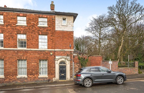 Newcastle-Under-Lyme Apartment | Grove House - By Sigma Stays