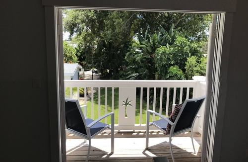 Dunedin Cottage | Grove Keeper Cottage unit has a tree house atmosphere