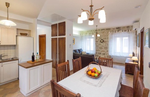 Gruda Villa | Gruda Villa Sleeps 6 Pool Air Con WiFi