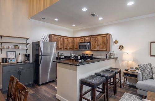 Gruene House | Gruene Getaway - 3/2 Luxury Condo + Pool + River Access + Walk to Gruene + Mins to Downtown NB