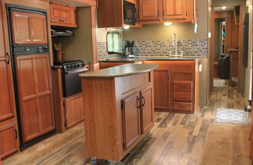 Gruene House | Gruene River Glamping - High & Dry