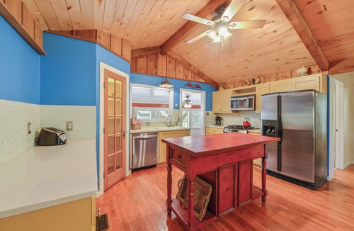 Gruene House | Gruene River Guest House - High & Dry On The River
