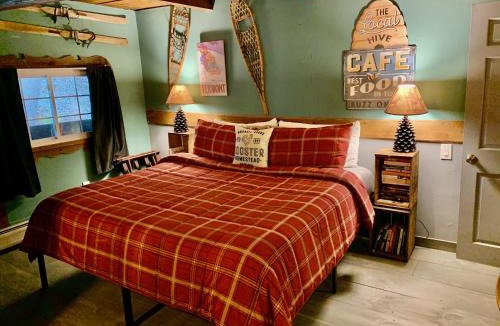 Waterbury Cabin | Grunberg Haus Inn & Cabins