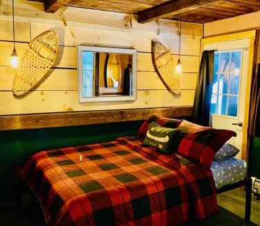 Waterbury Cabin | Grunberg Haus Inn & Cabins