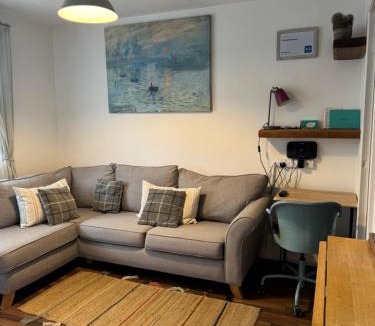 Uxbridge South Apartment | Grundy House