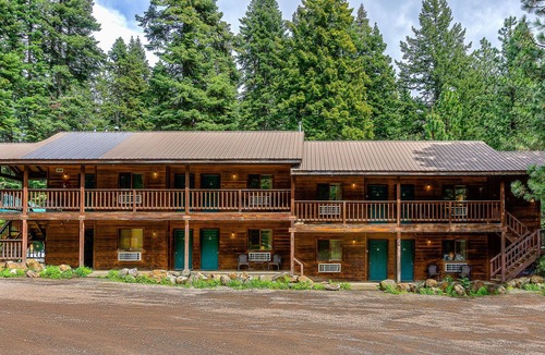 Ashland House | GS Lodge Room 5~ Jacuzzi Bathtub