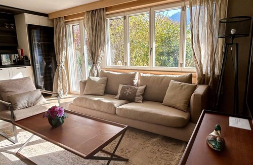 Gstaad Apartment | Gstaad Luxurious Flat With Terrace & Stunning Views