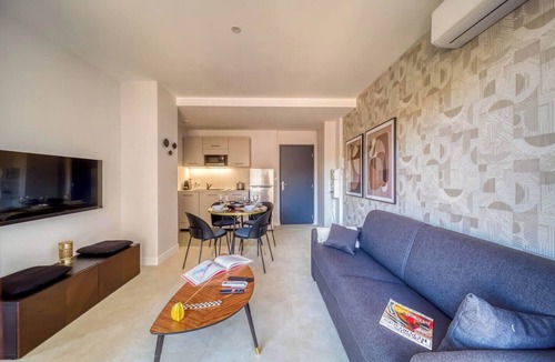 Quartier Exposition-Bajatiere Apartment | #GT | Le Joli Berthelot 🌺