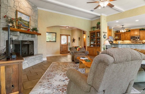 Boerne House | Guadalupe River Retreat