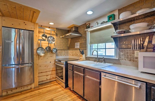 Seguin House | Guadalupe Riverfront Lodge w/Boat Slip & Dock