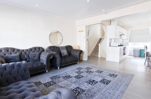 Brompton & Hans Town Apartment | Gucci flat in Knightsbridge