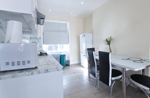 Brompton & Hans Town Apartment | Gucci flat in Knightsbridge