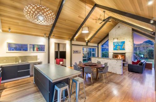 Arthur's Point House | Gucci House