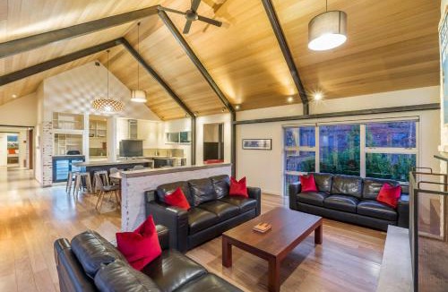 Arthur's Point House | Gucci House