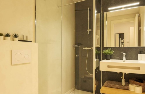 El Port Apartment | Guest Ready - Fira Barcelona Modern Studio